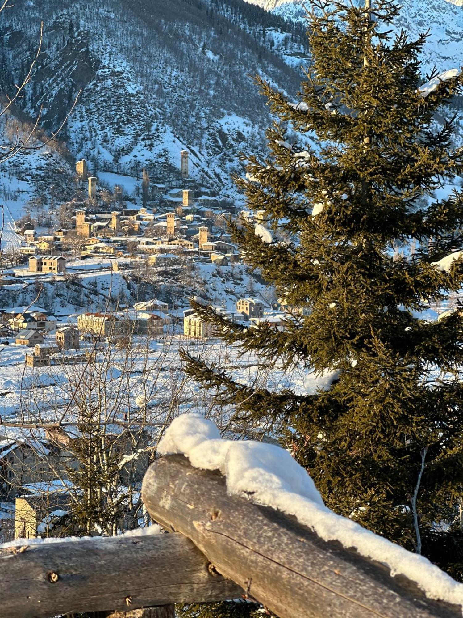 "Panorama" Kakhri Hotell Mestia Exteriör bild