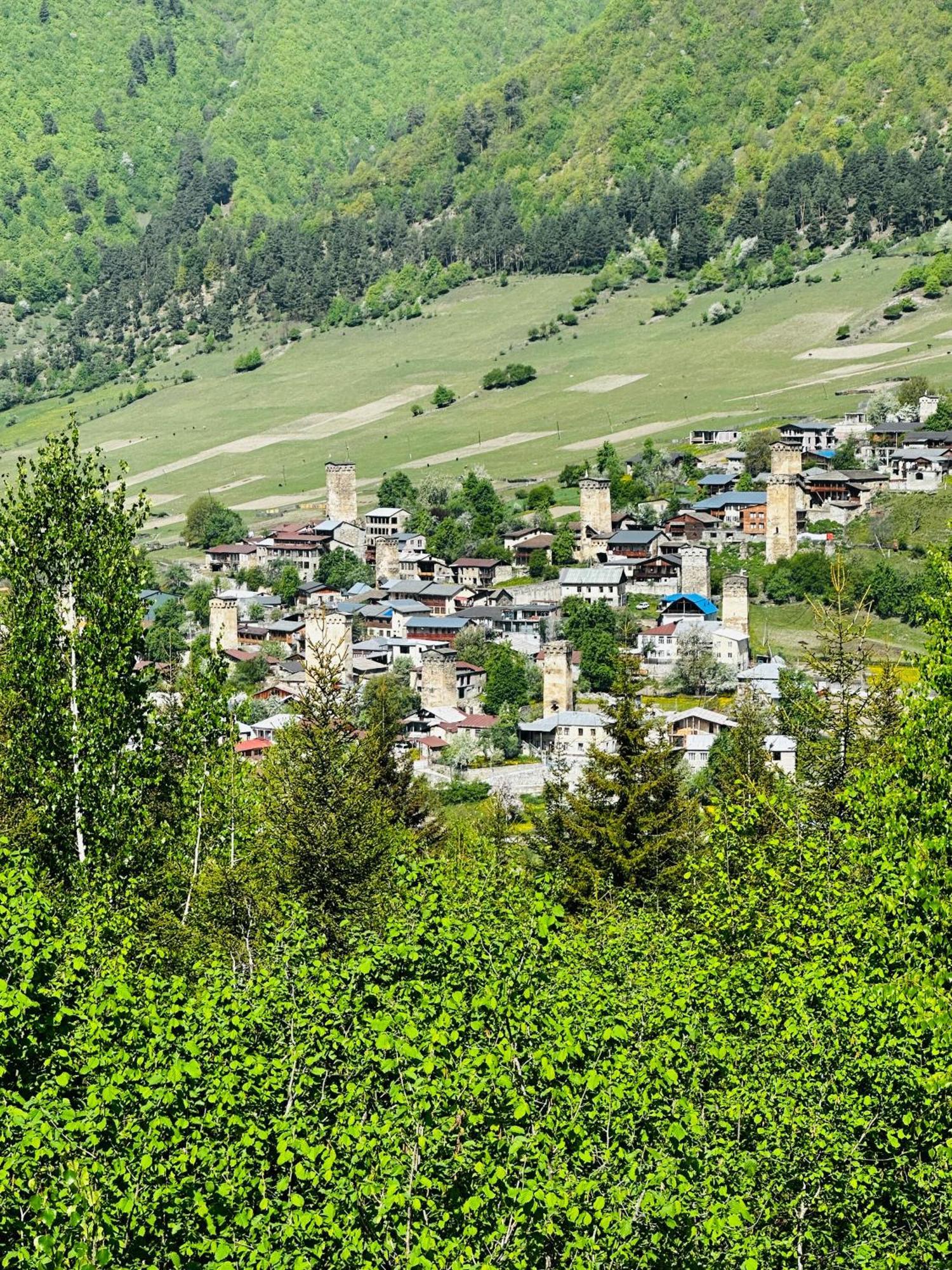 "Panorama" Kakhri Hotell Mestia Exteriör bild